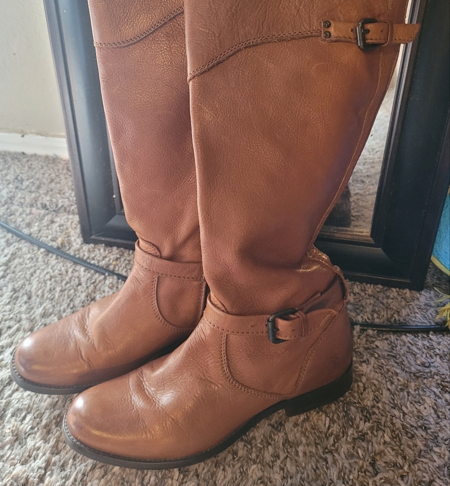FRYE AND CO. Brown Heeled Boots with Equestrian Design